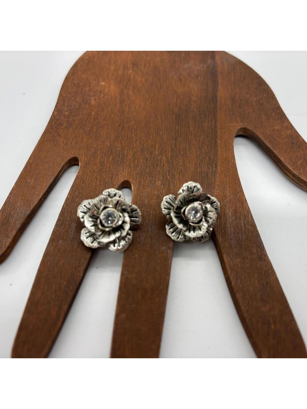 Vintage Cluster Floral Stud Earrings Clip On Silver Tone Round
